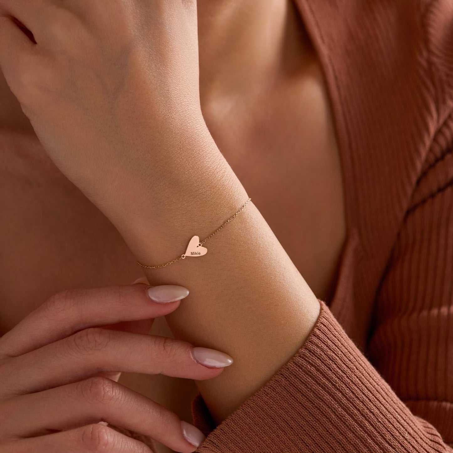 Pulsera personalizada con corazón grabado