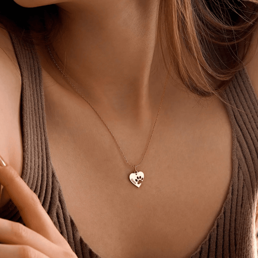 Collar personalizado con nombre y huella de corazón