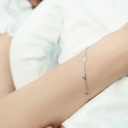 Pulsera con iniciales personalizadas en horizontal